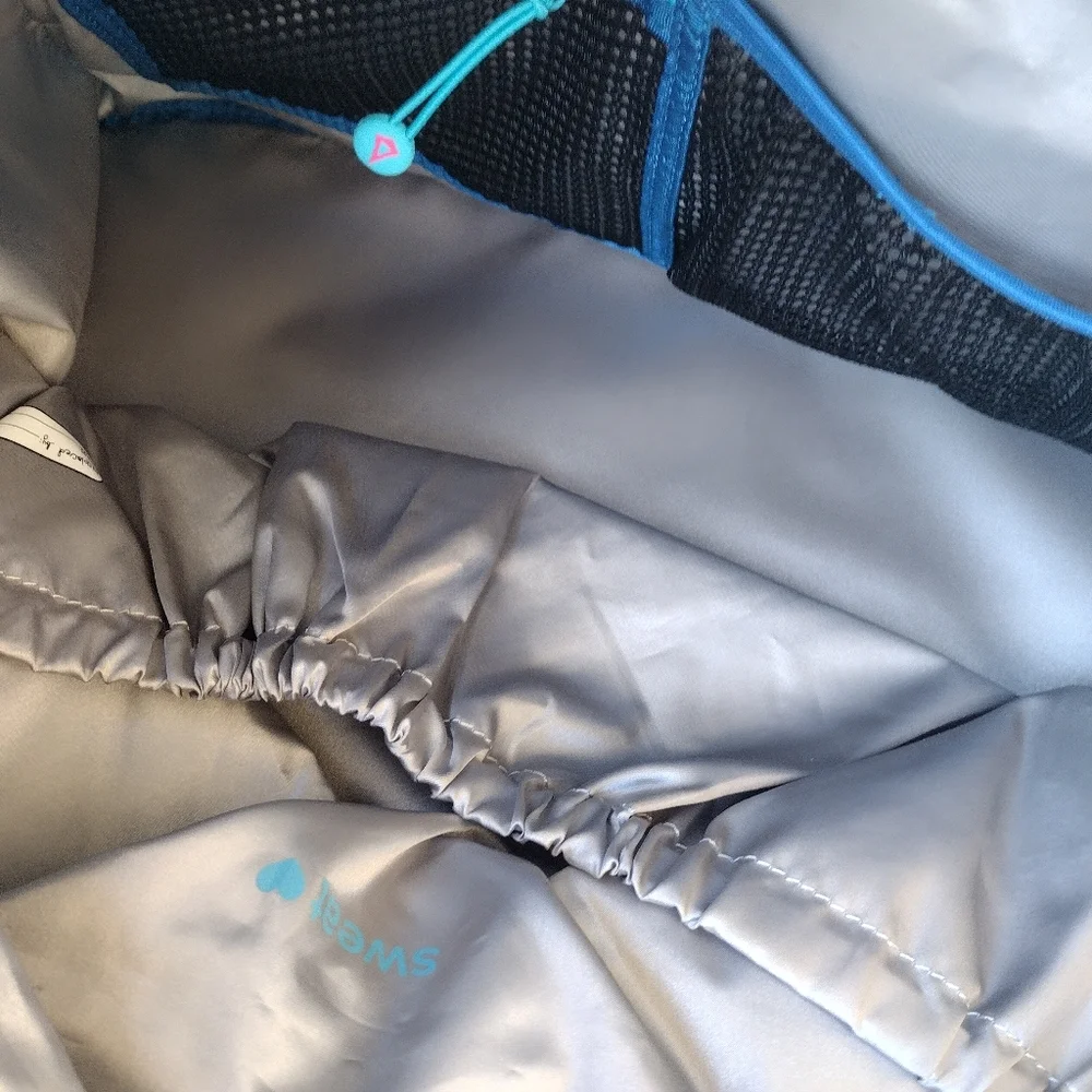 Discontinued Ivivva Lululemon Duffel/ Gym Bag Blue - Picture 6 of 11